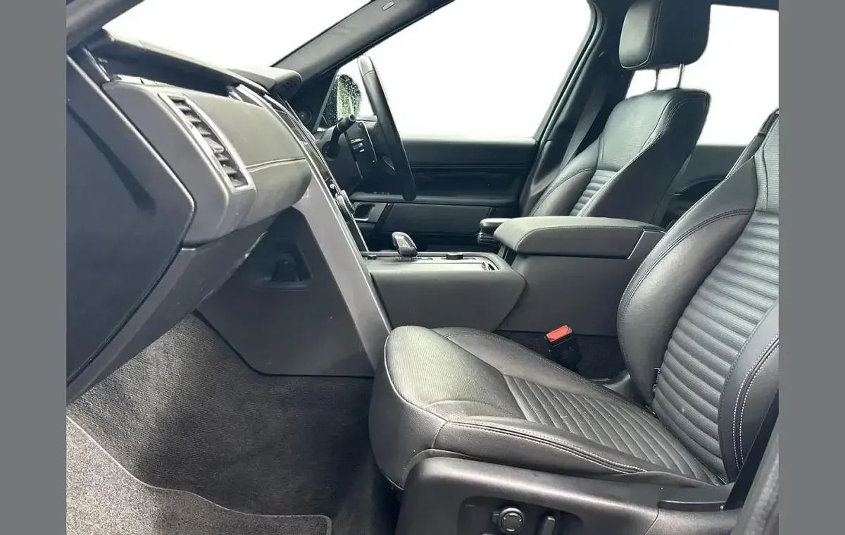 Used Land Rover Discovery SE Dynamic 296 HP (217 kW) 2023 Black SUV