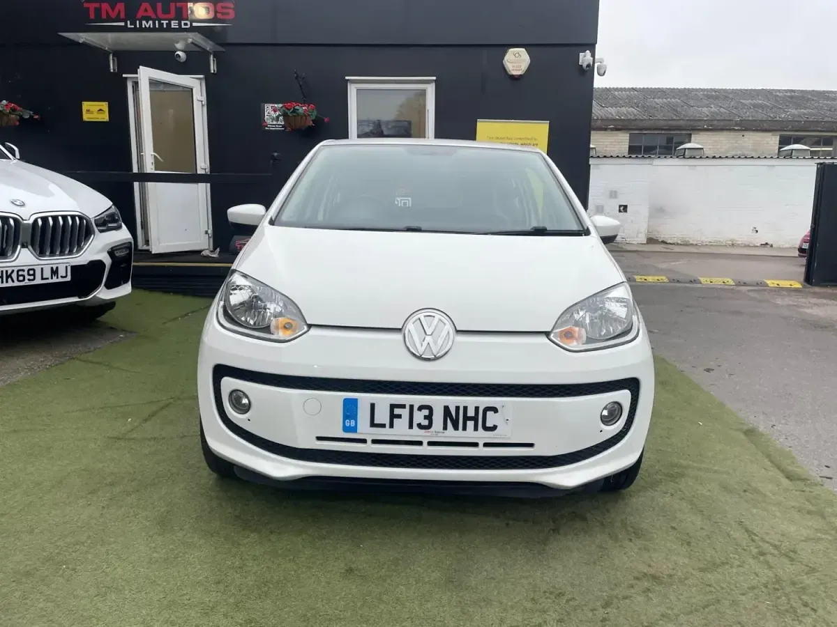 Begagnad VW up! high up! 75 HK (55 kW) 2013 Vit Halvkombi