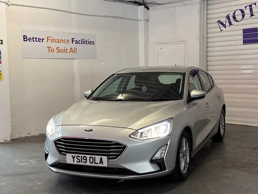 Used Ford Focus Zetec 120 HP (88 kW) 2019 Silver Hatchback