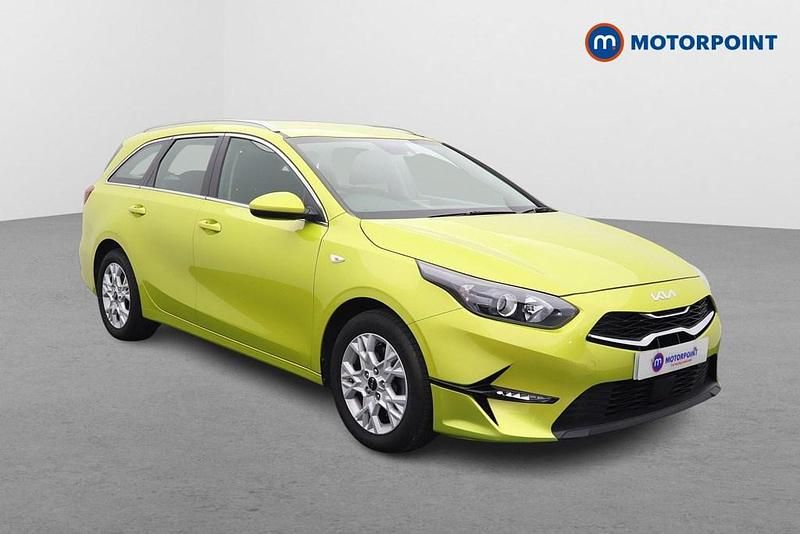 Used Kia Ceed 2023 Yellow Hatchback