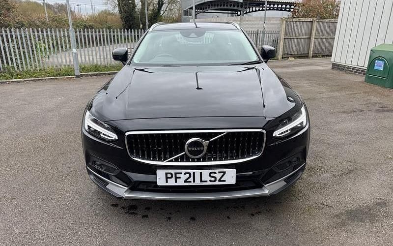 Used Volvo V90 CC 250 HP (183 kW) 2021 Black Estate