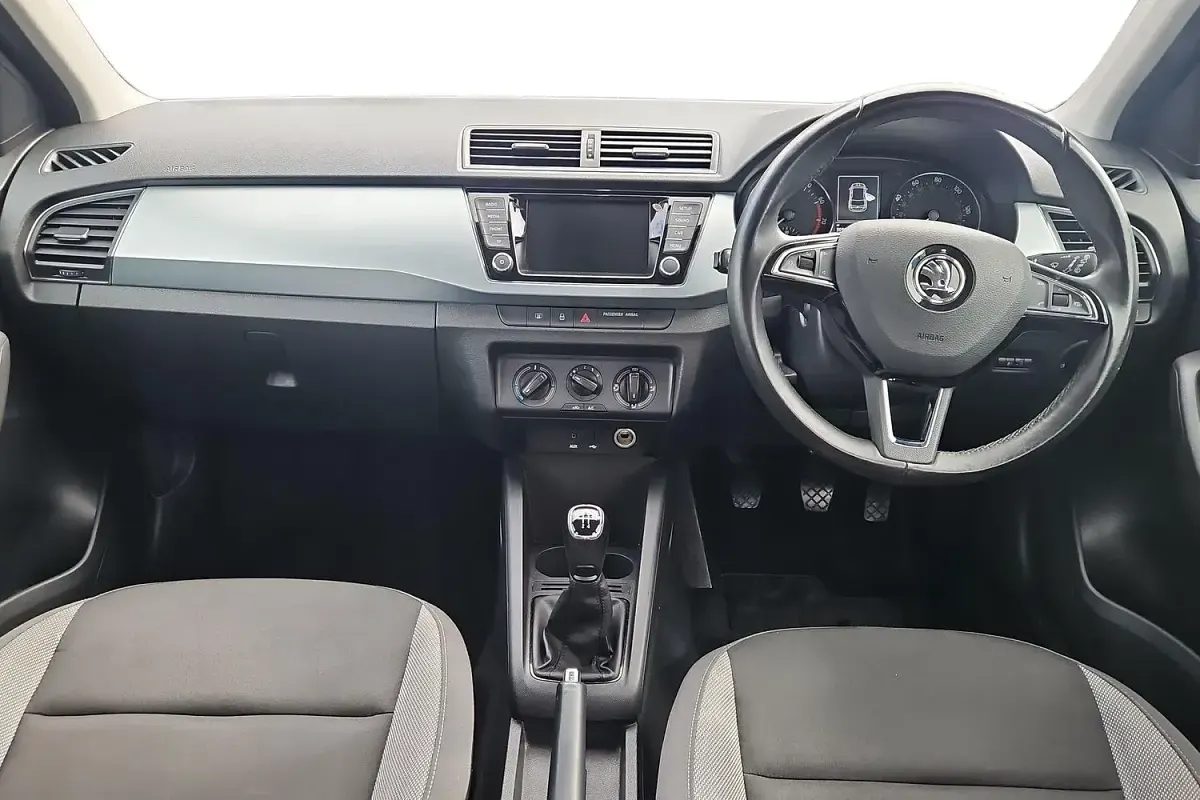 Used Skoda Fabia Colour Edition 95 HP (69 kW) 2018 Blue Hatchback