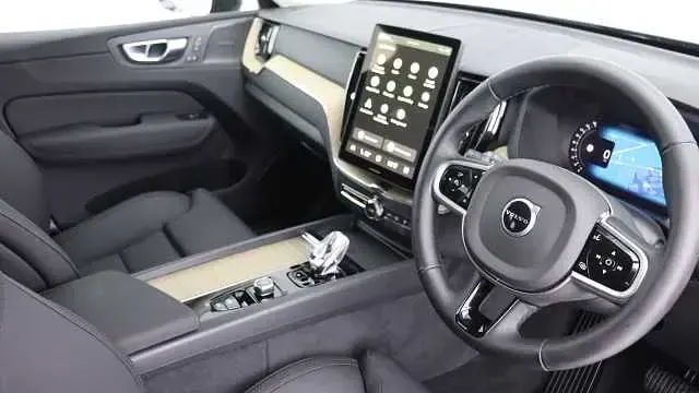 Begagnad Volvo XC60 Plus 350 HK (257 kW) 2026 SUV