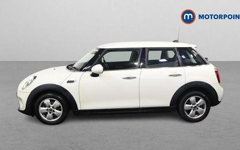 Used Mini Cooper Classic 136 HP (100 kW) 2019 White Hatchback