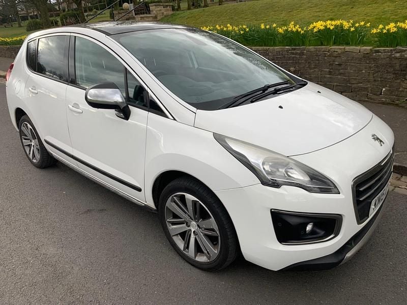 Used Peugeot 3008 Allure 2015 White Hatchback
