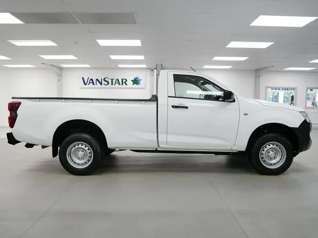 Second-hand Isuzu D-Max 162 CP (119 kW) 2023 Alb Pickup