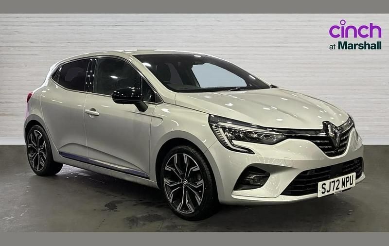 Used Renault Clio V Techno 143 HP (105 kW) 2022 Silver Hatchback