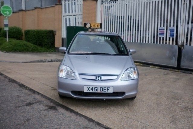 Begagnad Honda Civic 2001 Halvkombi