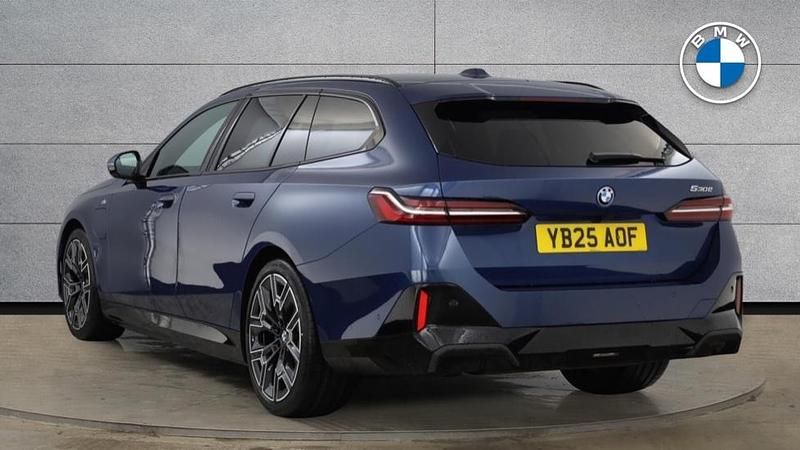 Used BMW 530e M Sport 295 HP (216 kW) 2025 Blue Estate