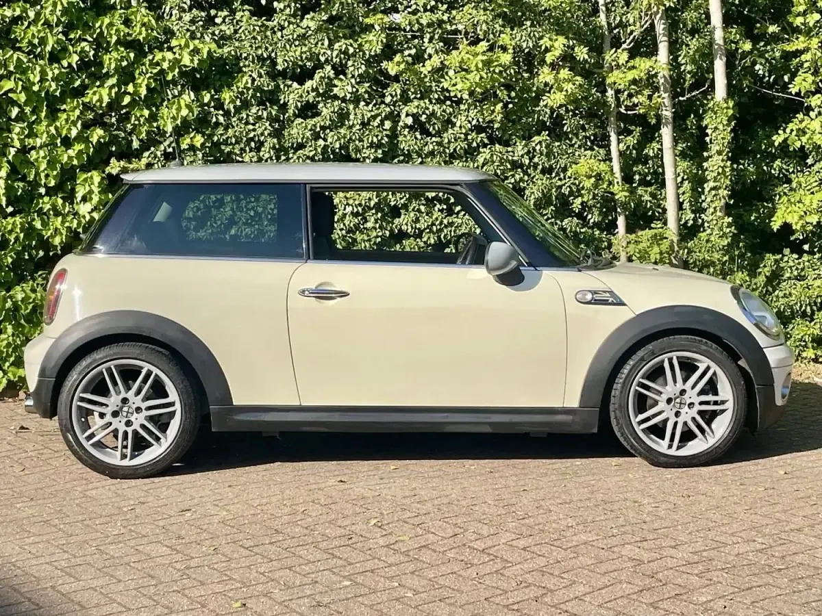Usado Mini ONE Hatch 95 CV (69 kW) 2008 Blanco Utilitario