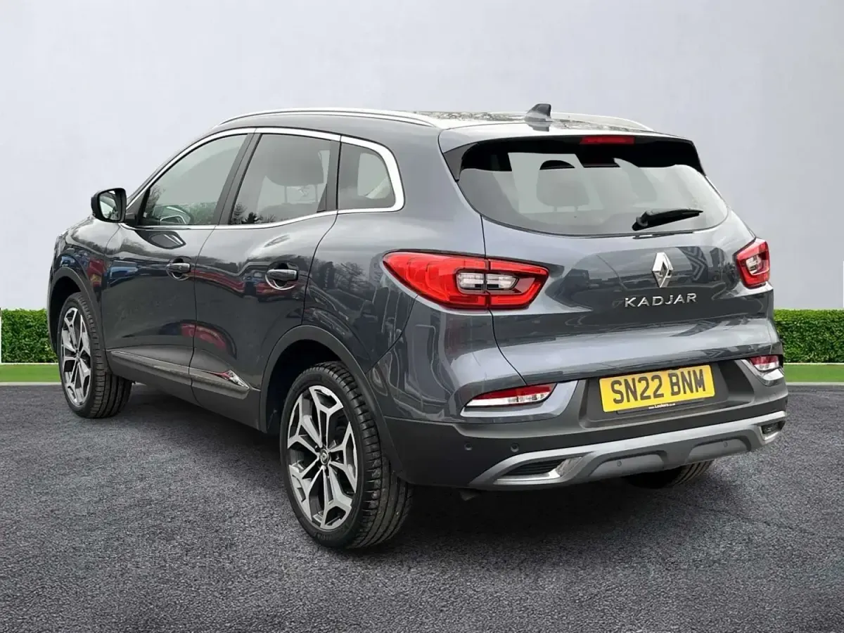 Usado Renault Kadjar Techno 140 CV (102 kW) 2022 Gris SUV