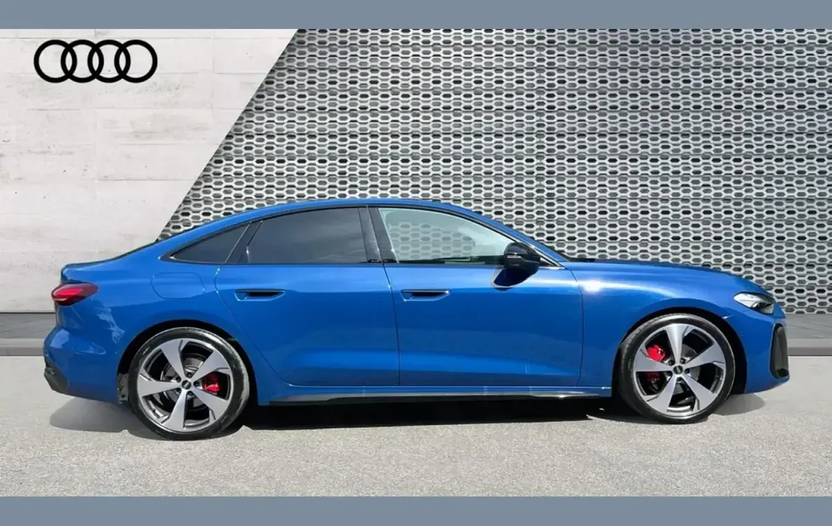 Used Audi A5 Advanced 200 HP (147 kW) 2025 Blue Sedan