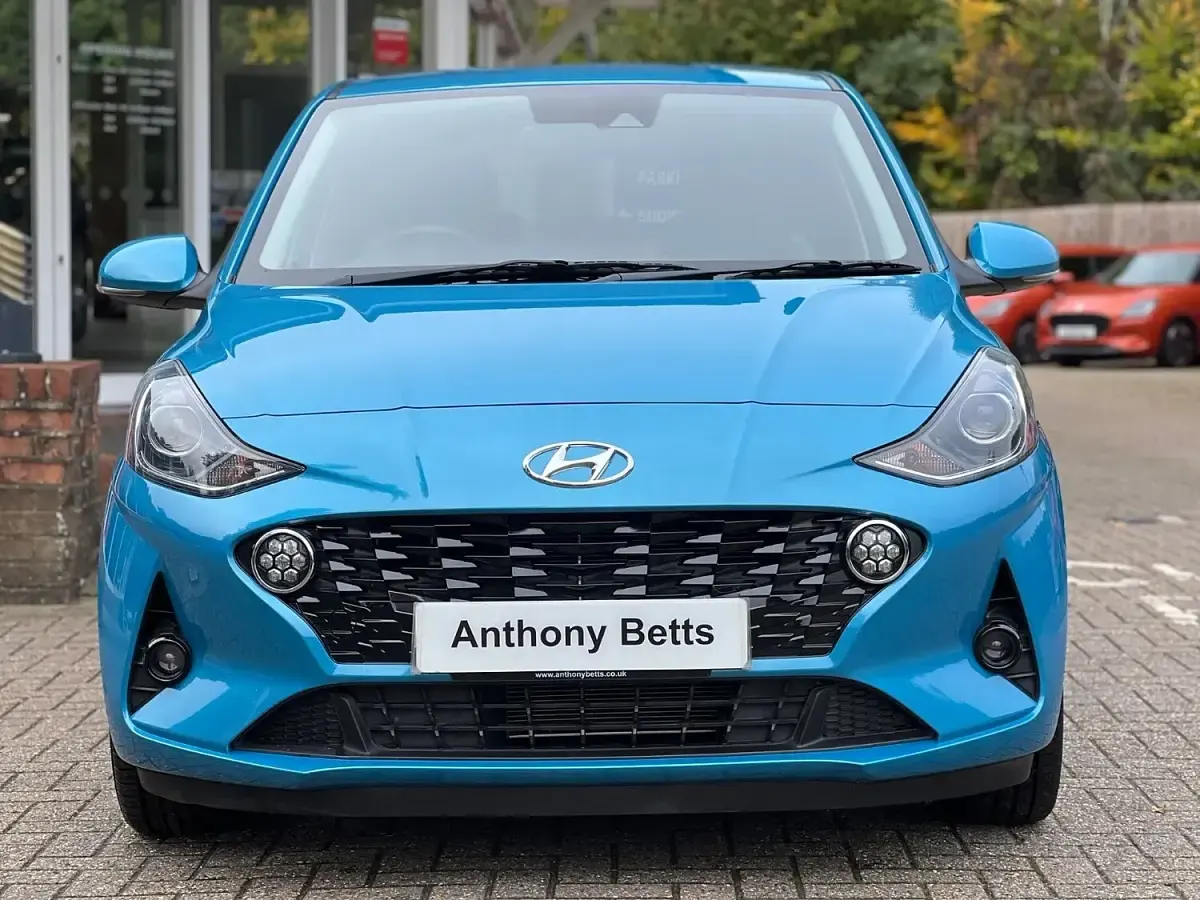 Used Hyundai i10 Premium 2022 Turquoise Hatchback
