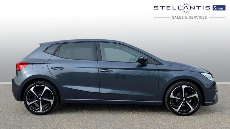 Used Seat Ibiza FR Sport 94 HP (69 kW) 2023 Blue Hatchback