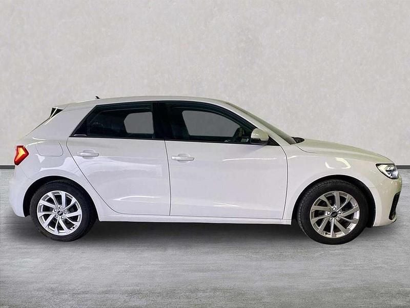 Używany Audi A1 Sport 94 KM (69 kW) 2022 Biały SUV