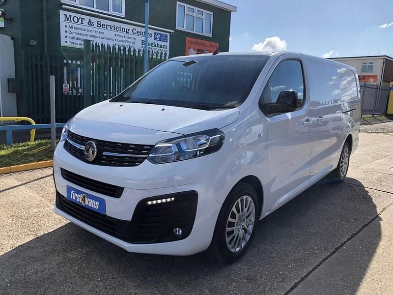 Used Vauxhall Vivaro 100 HP (73 kW) 2023 White MPV