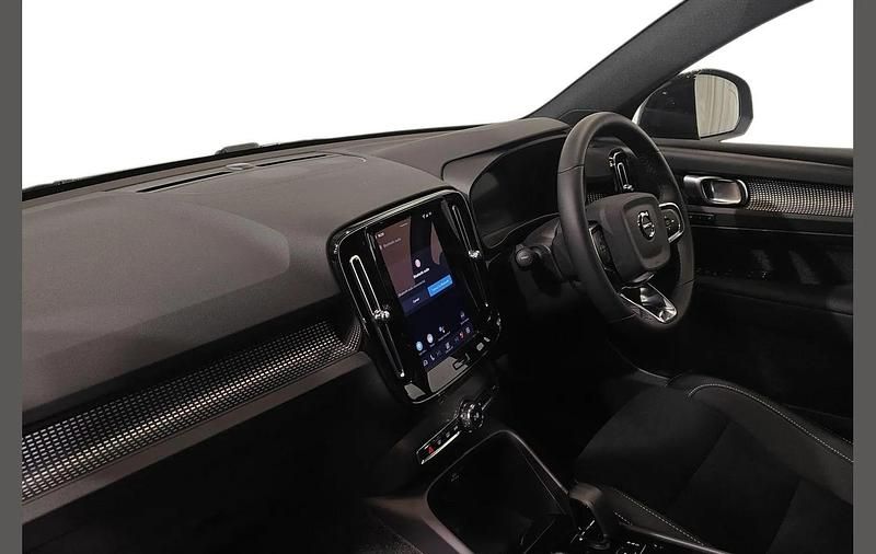 Usado Volvo EX40 Plus 185 kW (252 HP) 2025 Cinzento SUV