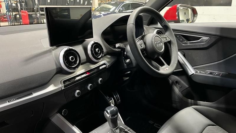 Nuevo Audi Q2 S-Line 150 CV (110 kW) 2026 Rojo SUV