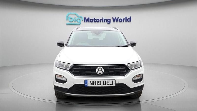 Used VW T-Roc Design 115 HP (84 kW) 2019 White SUV