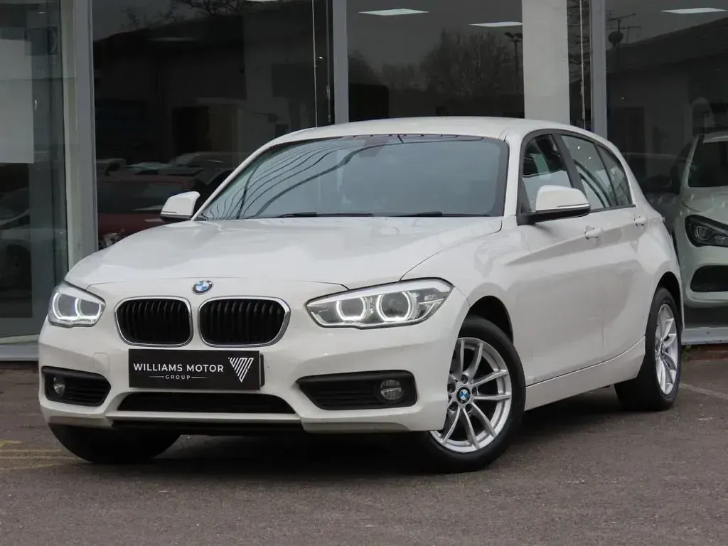 Usado BMW 118 Comfort Edition 136 HP (100 kW) 2019 Branco Citadino