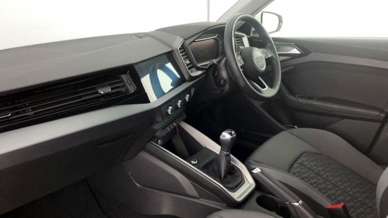 Used Audi A1 Sport 94 HP (69 kW) 2022 White Hatchback