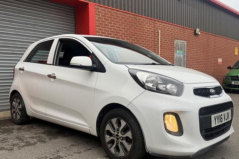 Used Kia Picanto 84 HP (61 kW) 2016 White Hatchback