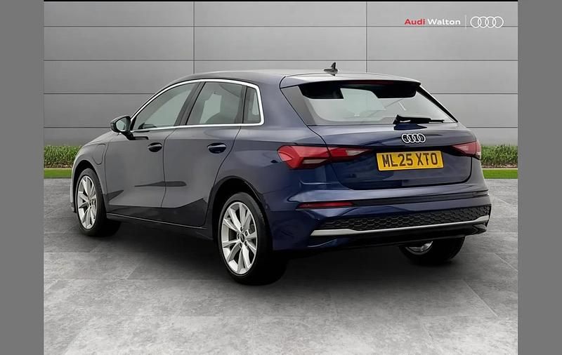 Used Audi A3 e-tron Sport 200 HP (147 kW) 2025 Blue Hatchback