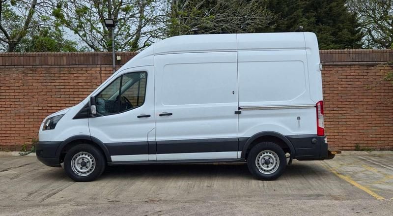 Begagnad Ford Transit 130 HK (95 kW) 2018 Vit Van