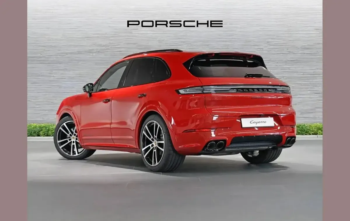 Used Porsche Cayenne Black Edition 348 HP (255 kW) 2026 Red SUV