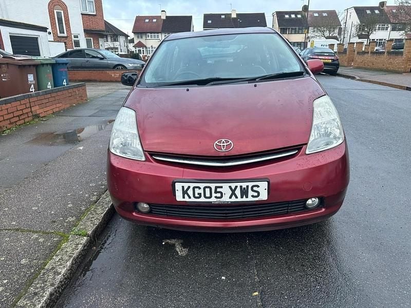 Red Used 2005 Toyota Prius T4 Hatchback | £1,290 (Fair price) - Image 1/4