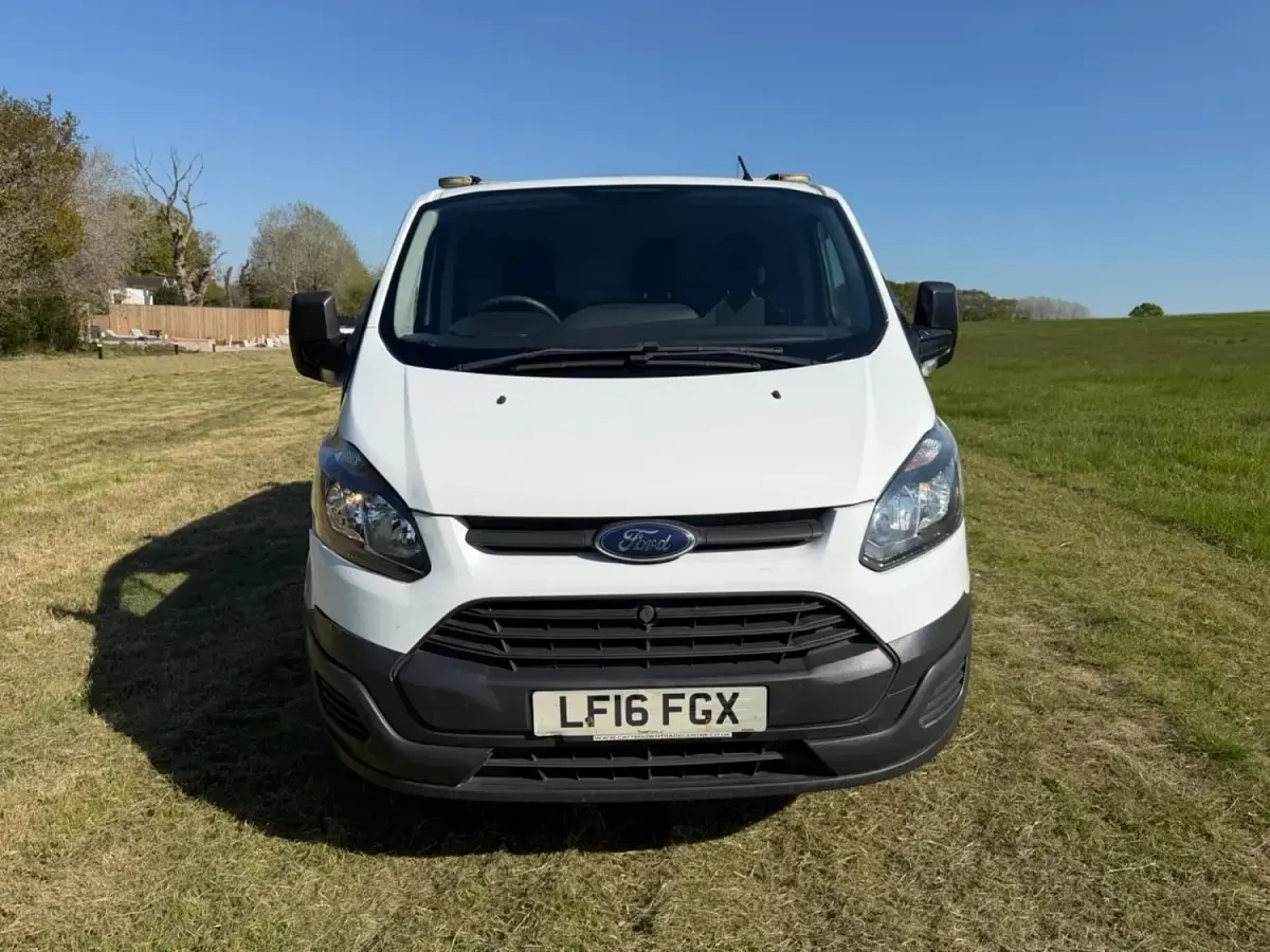Usado Ford Transit Custom 100 HP (73 kW) 2016 Branco Van