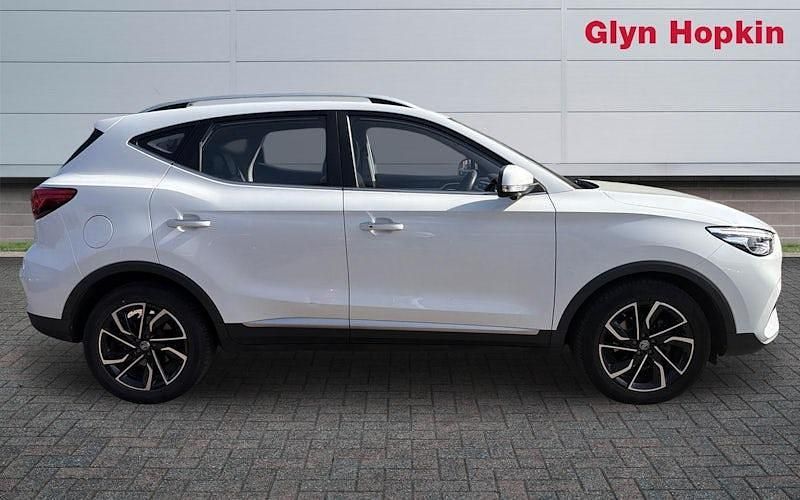 Używany MG ZS Exclusive 111 KM (81 kW) 2024 SUV