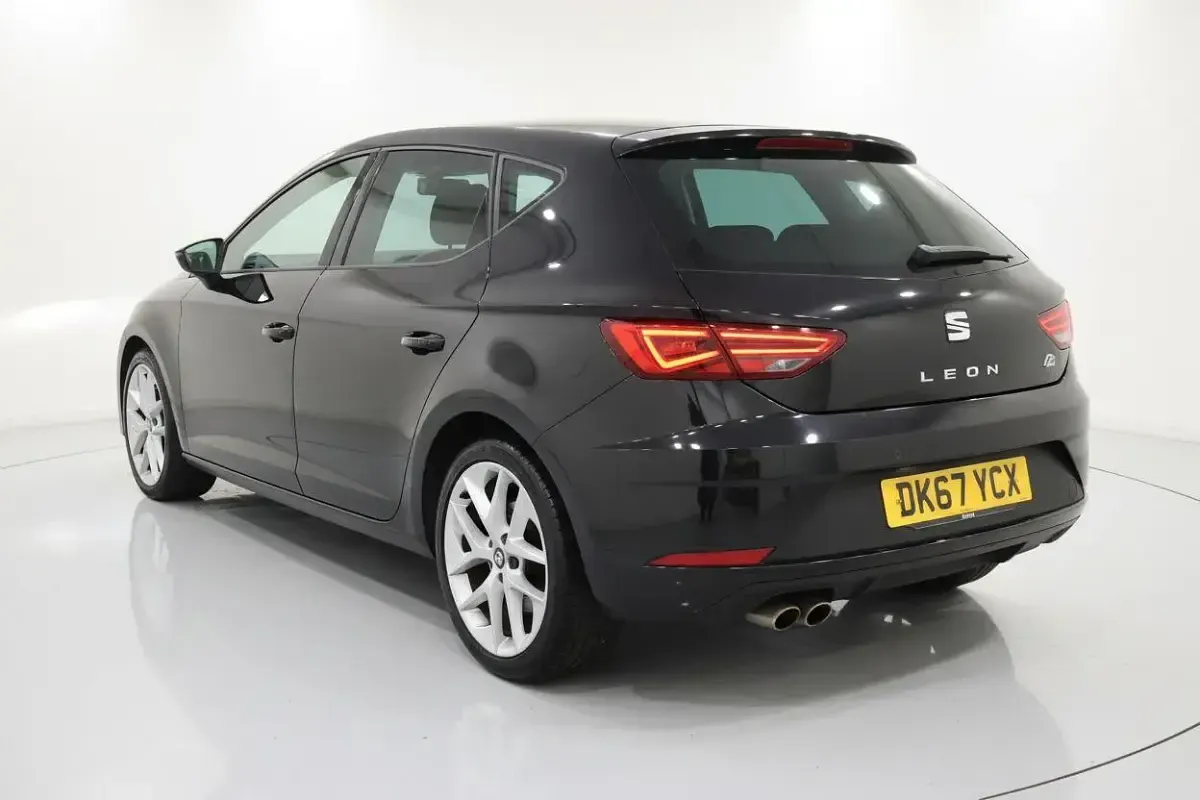 Used Seat Leon FR 125 HP (91 kW) 2017 Black Hatchback