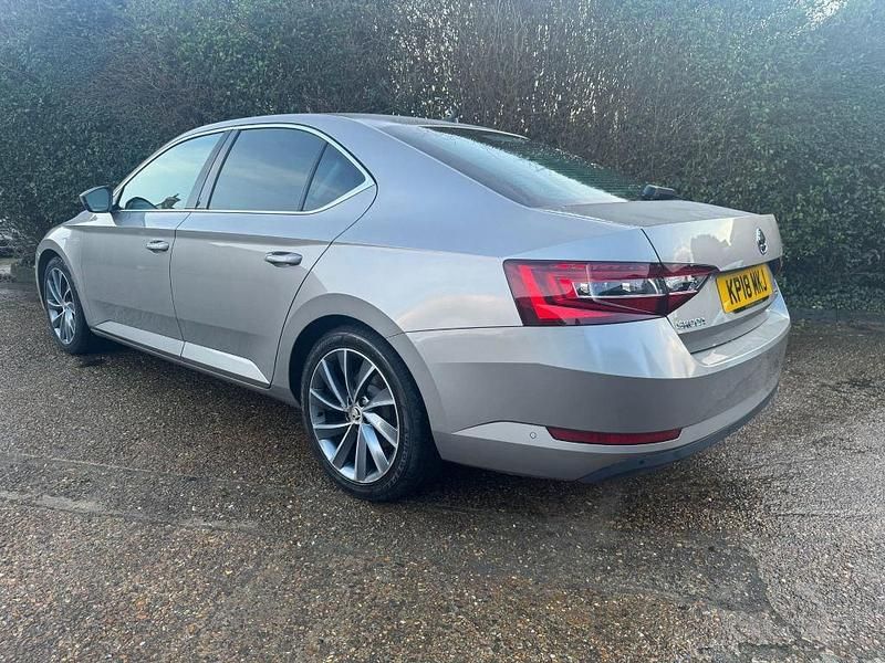 Used Skoda Superb LAURIN & KLEMENT 220 HP (161 kW) 2018 Beige Hatchback