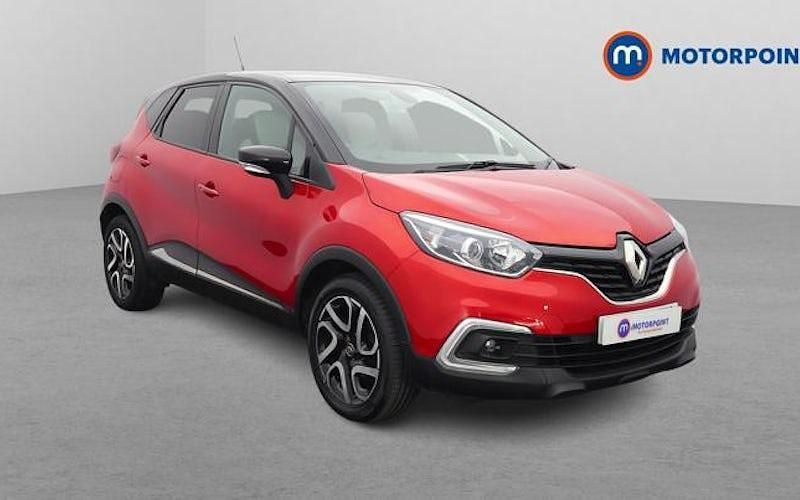 Used Renault Captur Iconic 90 HP (66 kW) 2018 Red/black SUV