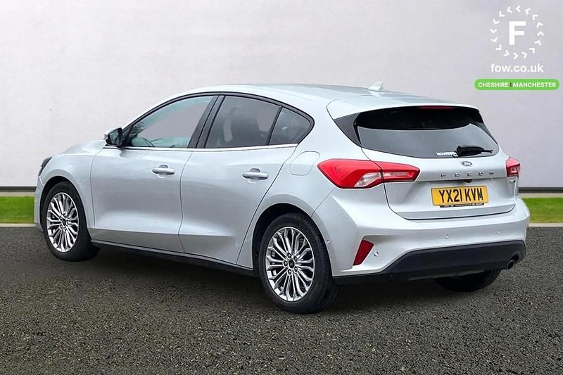 Usado Ford Focus Titanium X 155 CV (114 kW) 2021 Plateado Utilitario