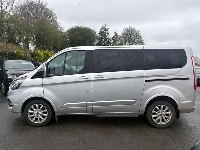 Used Ford Tourneo Titanium 130 HP (95 kW) 2023 Silver MPV