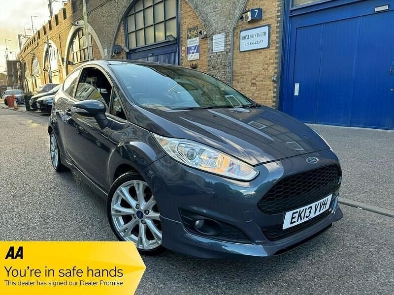 Grey Used 2013 Ford Fiesta Zetec Hatchback | £3,690 (Fair price) - Image 1/4