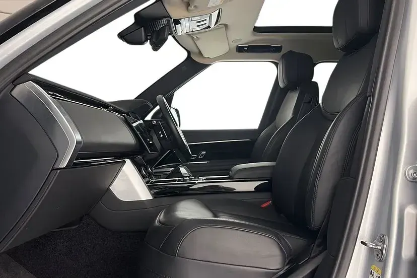 Used Land Rover Range Rover HSE 434 HP (319 kW) 2023 Hakuba silver SUV