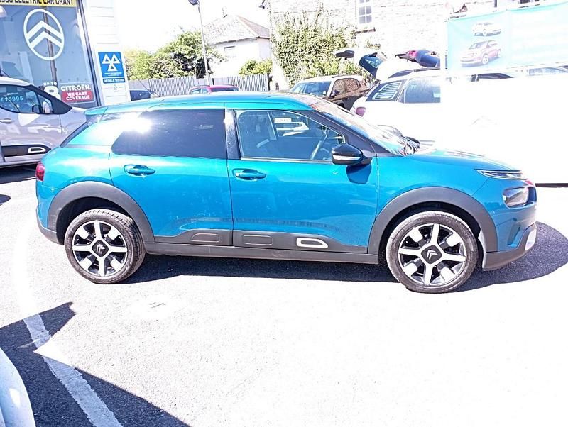 Used Citroën C4 Cactus Flair 108 HP (79 kW) 2019 Blue Hatchback