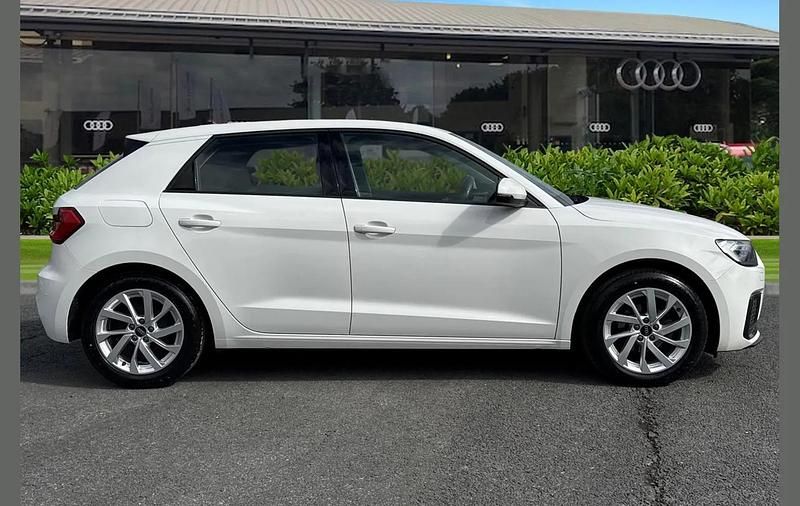 Used Audi A1 Sport 95 HP (69 kW) 2023 White SUV