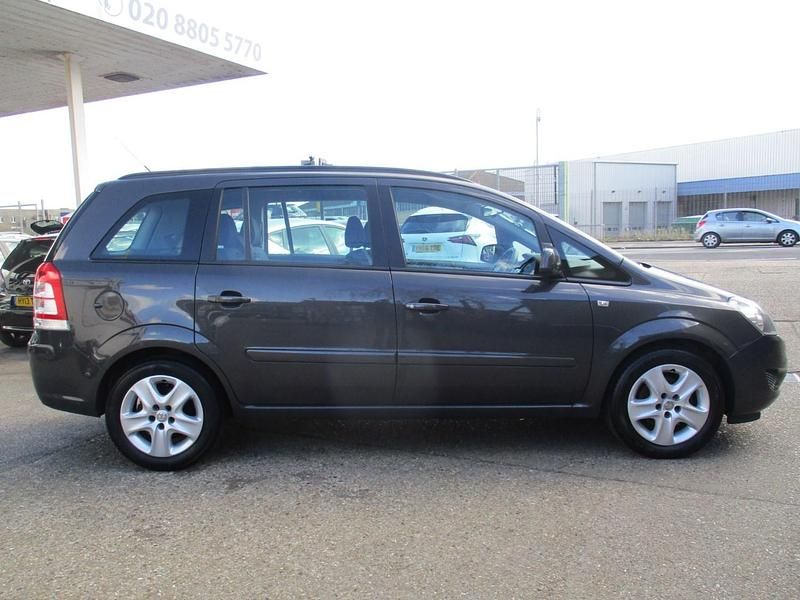 Used Vauxhall Zafira 2014 Grey MPV