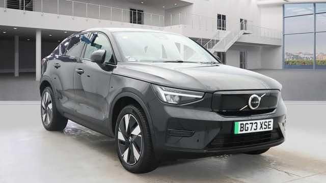 Used 2024 Volvo EC40 Core SUV | £29,789 (Super price) - Image 1/4