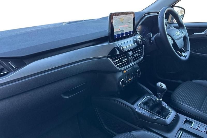 Używany Ford Kuga Titanium 150 KM (110 kW) 2023 Srebrny SUV