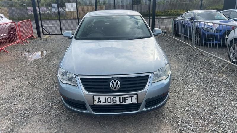 Usado VW Passat S 105 HP (77 kW) 2006 Azul Sedan
