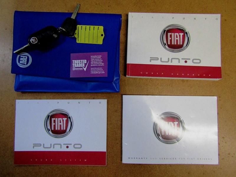 Used Fiat Punto Pop 69 HP (50 kW) 2014 White Hatchback