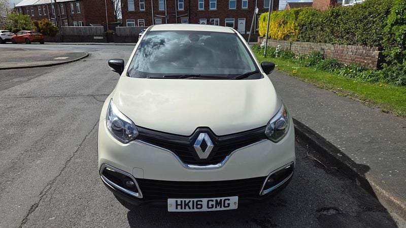 Begagnad Renault Captur Dynamique 90 HK (66 kW) 2016 Beige SUV