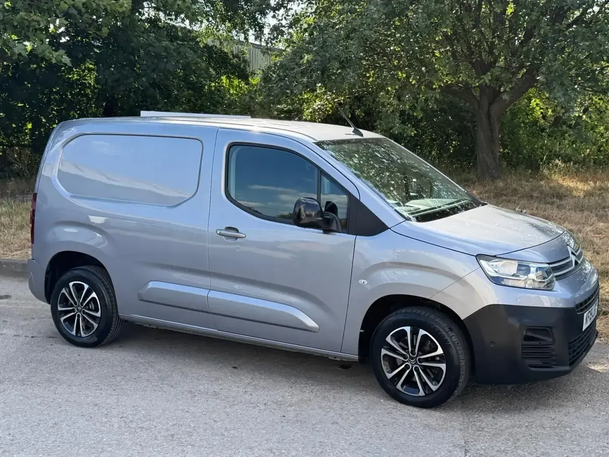 Used Citroën Berlingo Start 100 HP (73 kW) 2019 Grey MPV