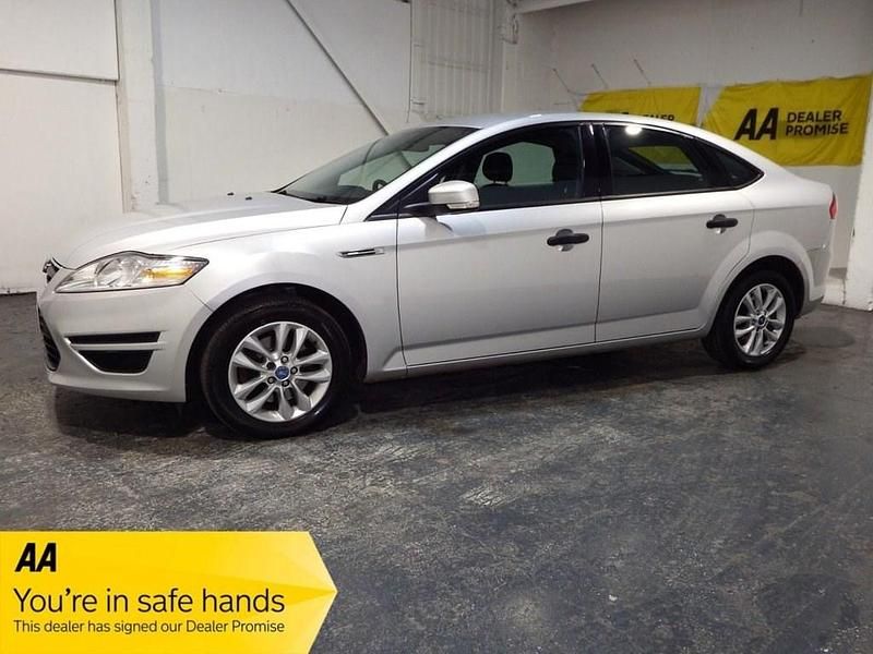 Used Ford Mondeo 160 HP (117 kW) 2014 Silver Hatchback