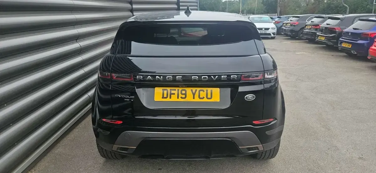 Used Land Rover Range Rover evoque R-Dynamic 180 HP (132 kW) 2019 Black SUV